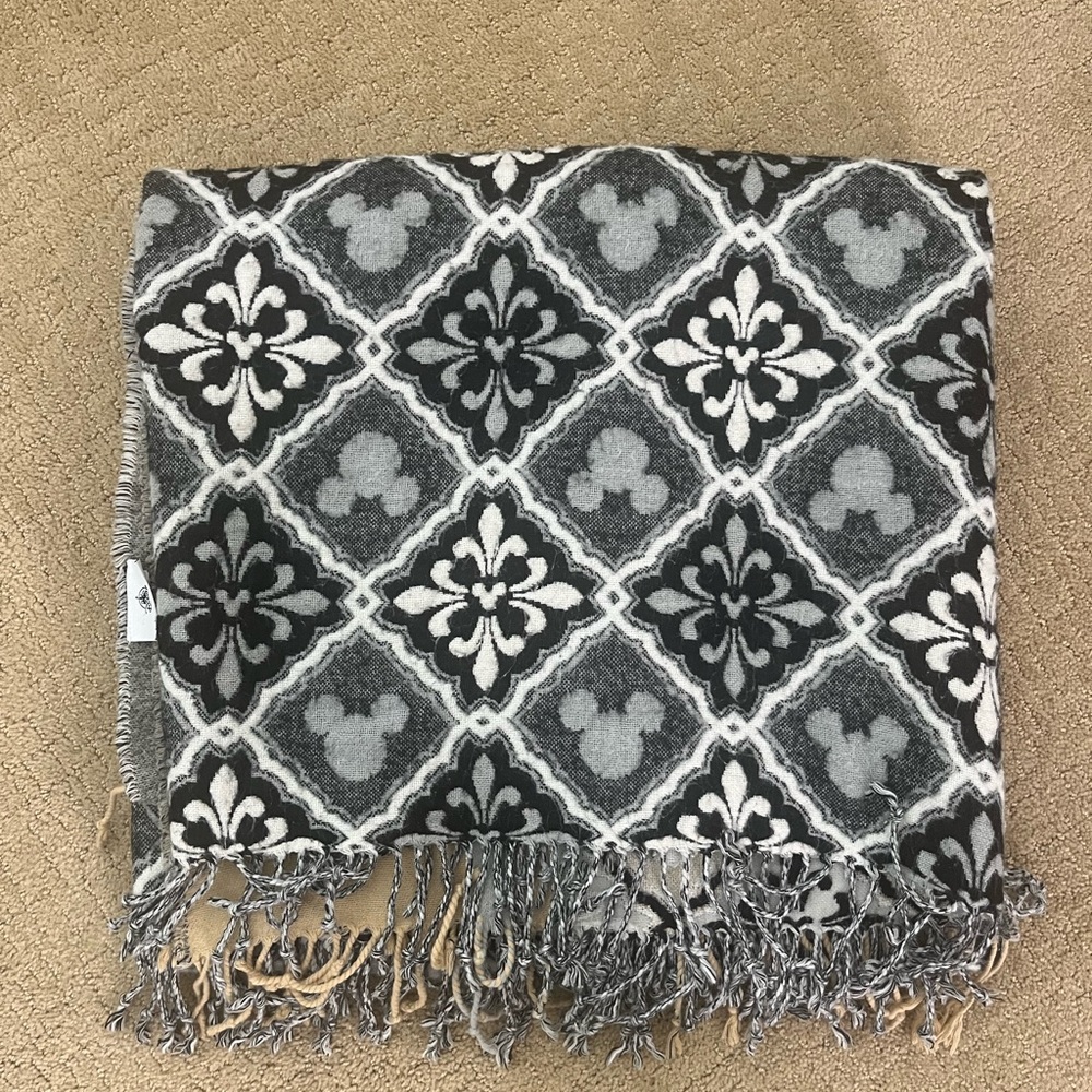 Disney Parks Homestead Mickey Mouse Woven Throw Blanket